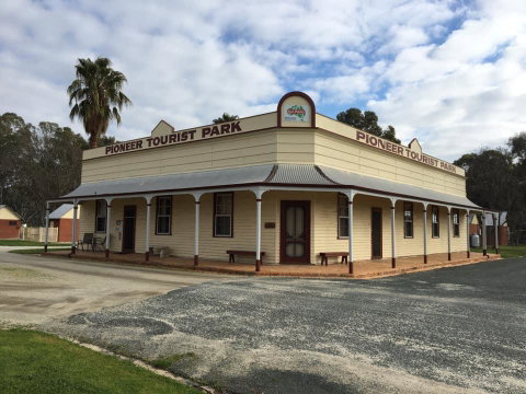 Pioneer Tourist Park - Goulburn Accommodation 0