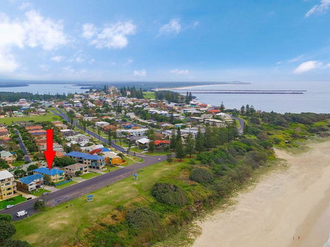Pippi View 1 (Bottom) - Across The Road From The Beach! - Goulburn Accommodation 3