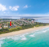 Pippi View 1 Bottom - across the road from the beach