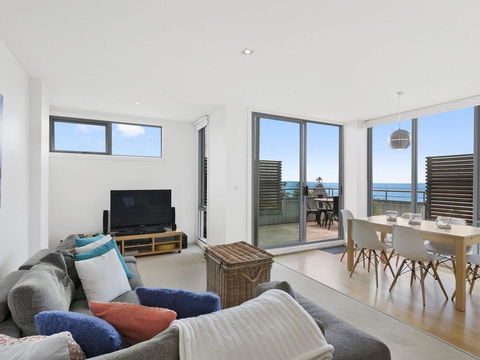POINT GREY APARTMENT 2 - Ocean VIews With Wifi - Goulburn Accommodation 2