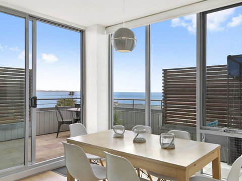 POINT GREY APARTMENT 2 - Ocean VIews With Wifi - Goulburn Accommodation 3