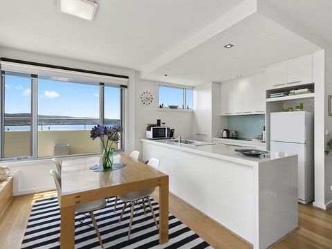 POINT GREY APARTMENT ONE - VIEWPOINT - Goulburn Accommodation 1