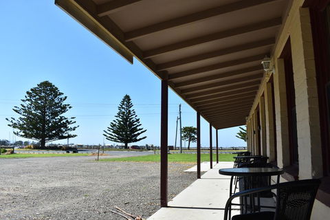 Port Albert Motel - Goulburn Accommodation 3
