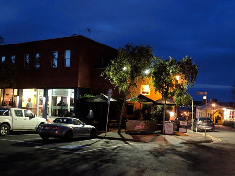 Prince Of Wales Hotel - Goulburn Accommodation 0