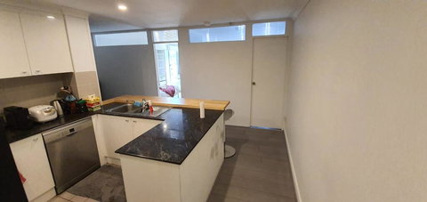 Private Modern Room - Plaza Building- In City Centre! - Goulburn Accommodation 3