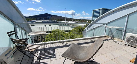 Private Modern Room - Plaza Building- In City Centre! - Goulburn Accommodation 1