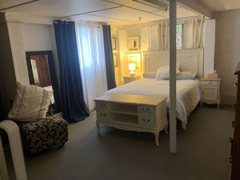 Private Room Downstairs Area - Goulburn Accommodation 0