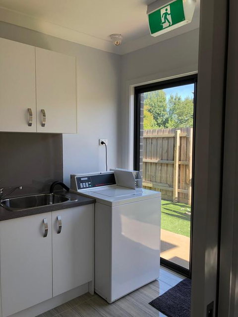 Private Studio - Goulburn Accommodation 3