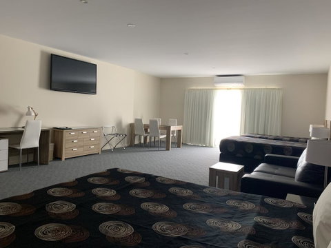 Quality Hotel Sherbourne Terrace - Goulburn Accommodation 2