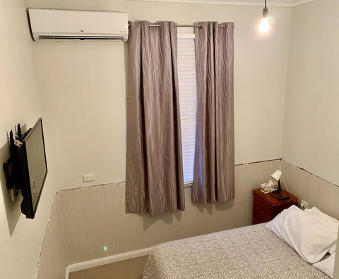 Railway Heritage Home - Goulburn Accommodation 0