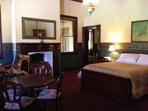 Ranelagh House - Goulburn Accommodation 2