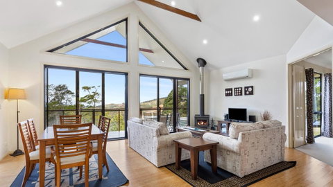 Ravensbourne Escape- Stella Luna - Goulburn Accommodation 2