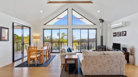 Ravensbourne Escape- Stella Luna - Goulburn Accommodation 0