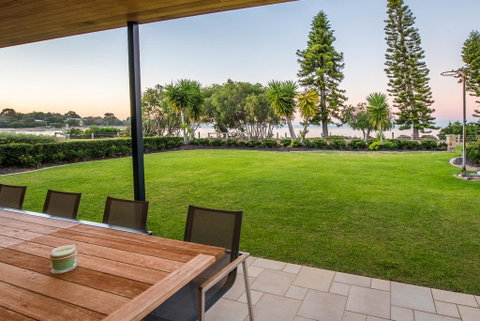 Regency Beach Club - Goulburn Accommodation 2