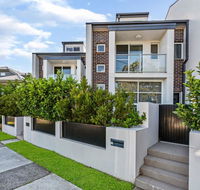 Relax in a Spacious  Modern Townhouse in Asquith - Goulburn Accommodation