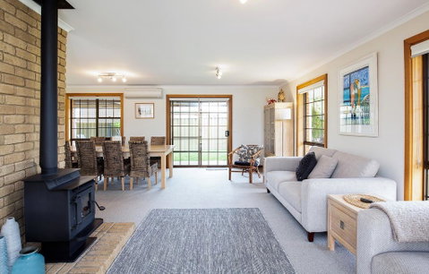 Relax On Ryan @ Robe - Goulburn Accommodation 1