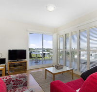 RESORT ON THE BEACH 6310 - TOP FLOOR - Goulburn Accommodation