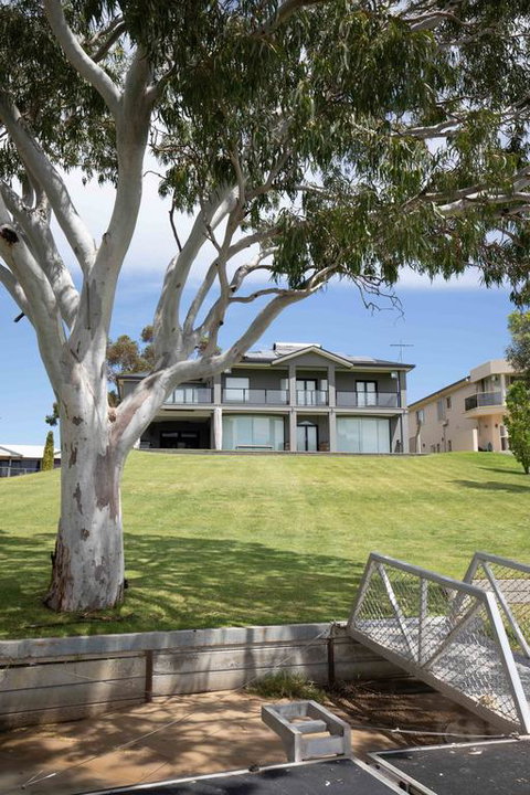 River Devine - Goulburn Accommodation 3