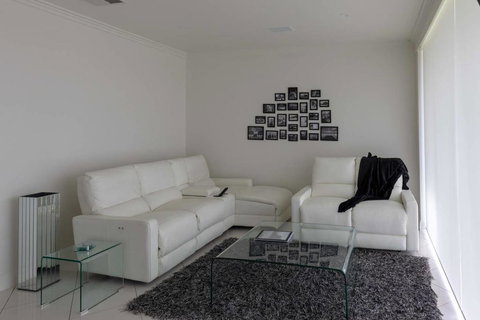 River Devine - Goulburn Accommodation 2