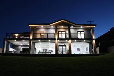 River Devine - Goulburn Accommodation 1