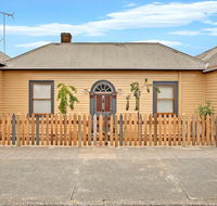 Robinson Cottage - Goulburn Accommodation