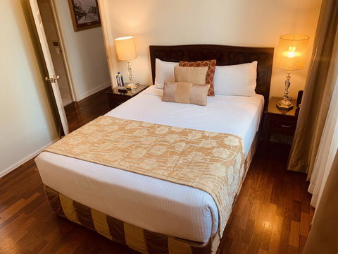 Royal Albert Hotel - Goulburn Accommodation 2