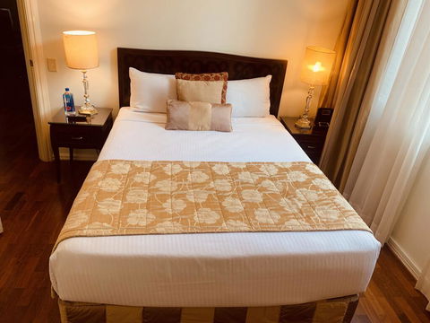 Royal Albert Hotel - Goulburn Accommodation 3