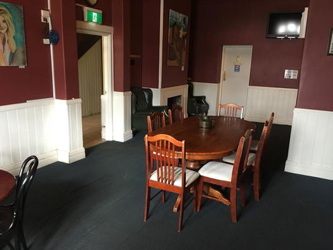 Royal Exchange Hotel - Goulburn Accommodation 3