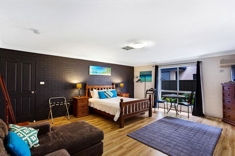 Salamander Beach Accommodation - Adults Only - Goulburn Accommodation 3