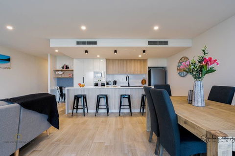 Saltwater Calm At The Cosmopolitan Cotton Tree - Goulburn Accommodation 2