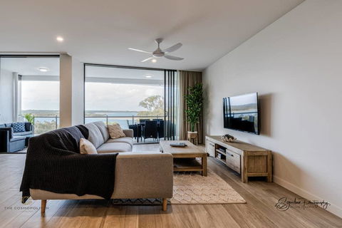 Saltwater Calm At The Cosmopolitan Cotton Tree - Goulburn Accommodation 3