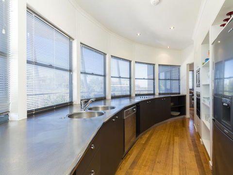 Saltwater Unit 1 - Goulburn Accommodation 1