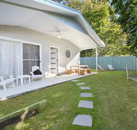 Salty Kisses Holiday House - Goulburn Accommodation