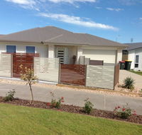SALTY PAUSE  BONDI HOUSE - Goulburn Accommodation