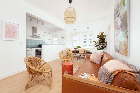 SALTY'S 2 BEDROOM BEACH HOME - Goulburn Accommodation 1