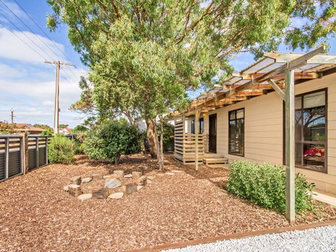 Sea Devine - Goulburn Accommodation 0