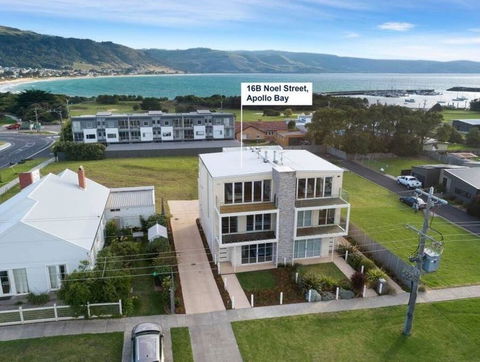 SEA NOOK - Seconds From The Beach - Goulburn Accommodation 0