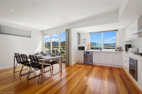 SEA NOOK - Seconds From The Beach - Goulburn Accommodation 3