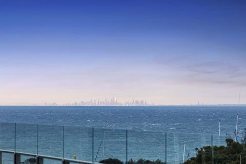 SEA TEMPLE - MORNINGTON - Goulburn Accommodation 3