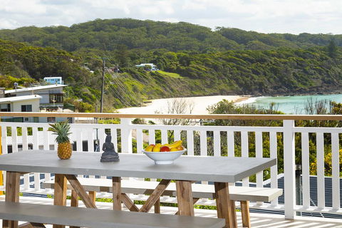 Seal Rocks Beach House ....Sugarloaf - Goulburn Accommodation 2