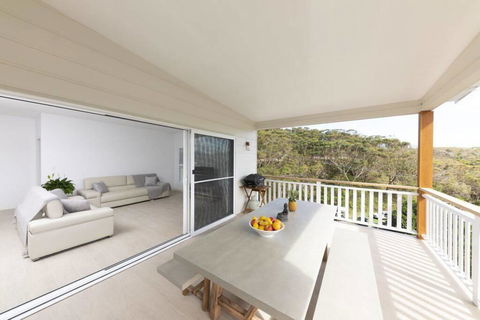 Seal Rocks Beach House ....Sugarloaf - Goulburn Accommodation 0