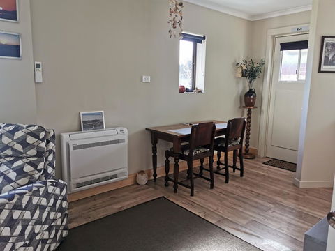 SEASAND HIDEAWAY - Goulburn Accommodation 1