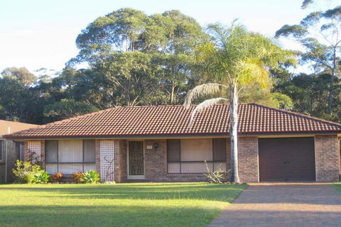 SEASCAPE In NARRAWALLEE - Goulburn Accommodation 0