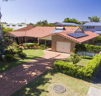 SECRET GARDEN - WiFi - Netflix - Pet Friendly - Goulburn Accommodation