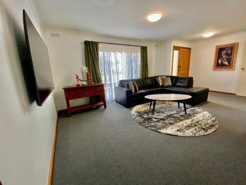 Sevens Avenue Guest House - Goulburn Accommodation 3