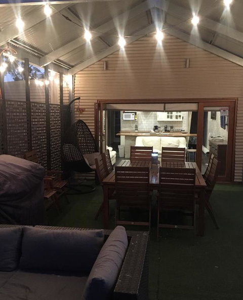 Shack Built Over The Murray River - Goulburn Accommodation 3