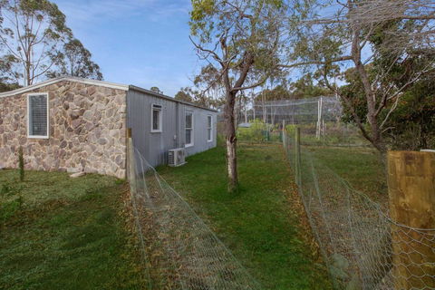 Shearers Cottage - Pet Friendly Holiday Accommodation - Goulburn Accommodation 1