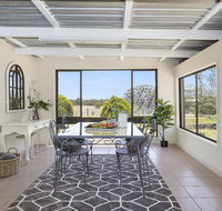 Silky Oak Cottage - cosy with country views - Goulburn Accommodation