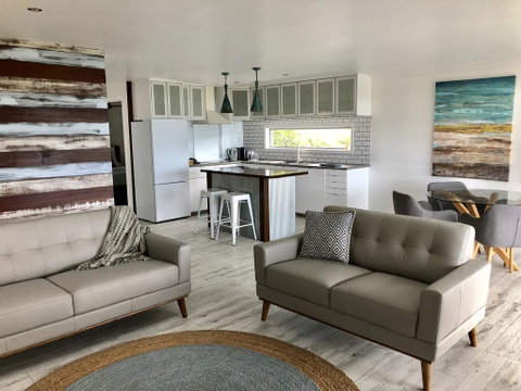 Sky Loft On Bruxner - Korora - Coffs Harbour - Goulburn Accommodation 2