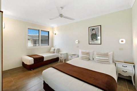 Smugglers On The Beach - Goulburn Accommodation 2